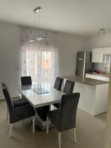Kaštela Apartman Visic 1692 מראה חיצוני תמונה