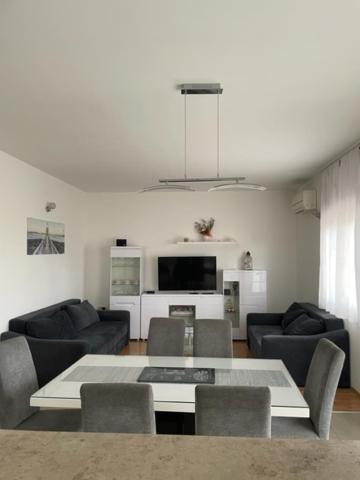 Kaštela Apartman Visic 1692 מראה חיצוני תמונה